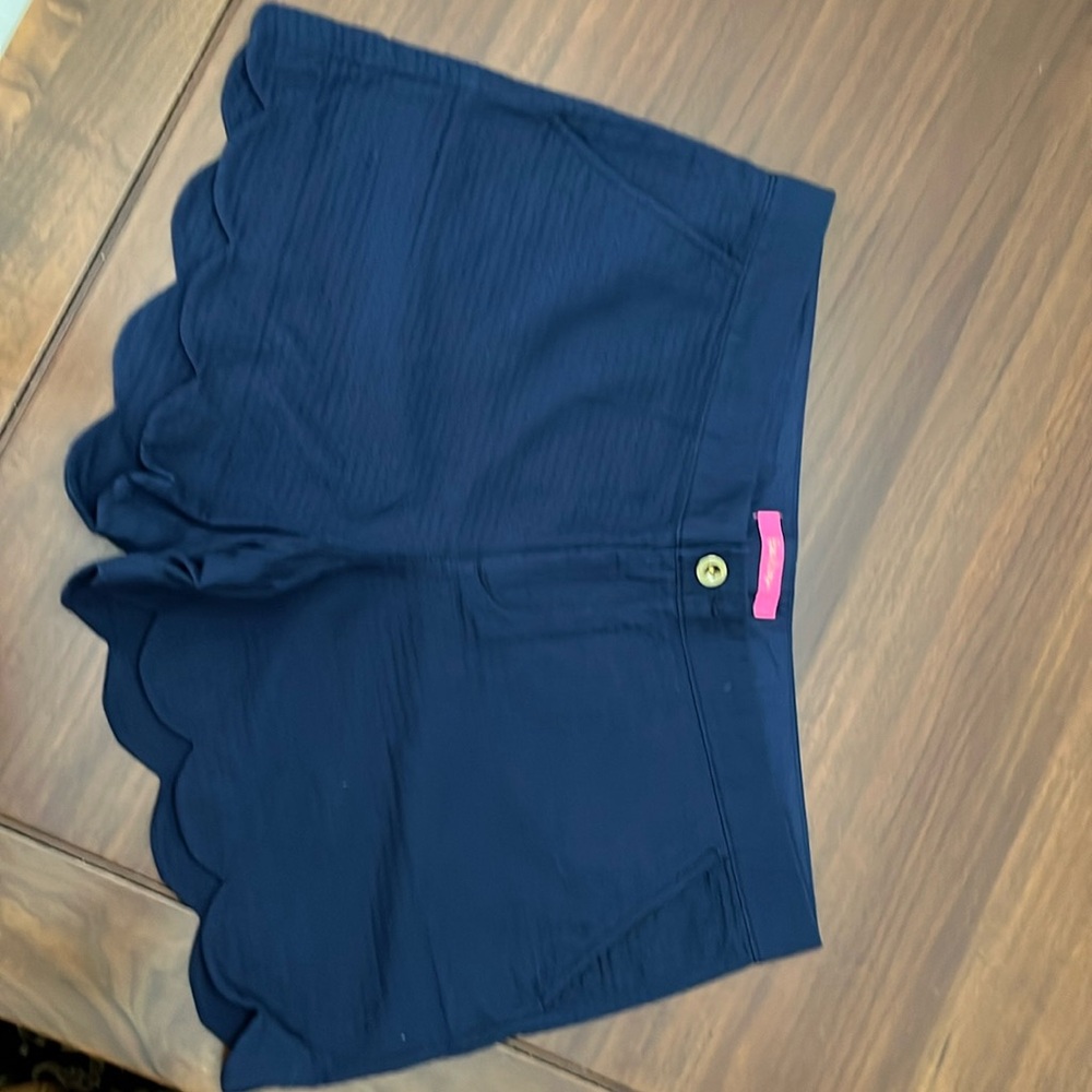 Lilly Pulitzer scalloped hem shorts
